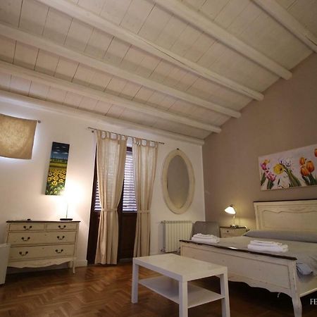 Federico Secondo B&B Palermo Bagian luar foto